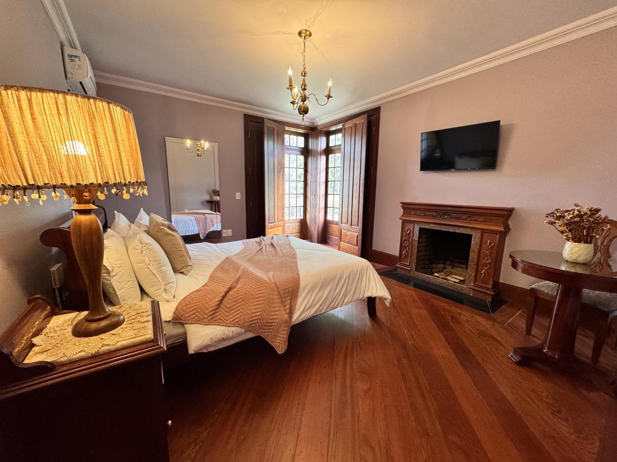 Aroso Paco Hotel Педра-Азул Экстерьер фото A room at the hotel