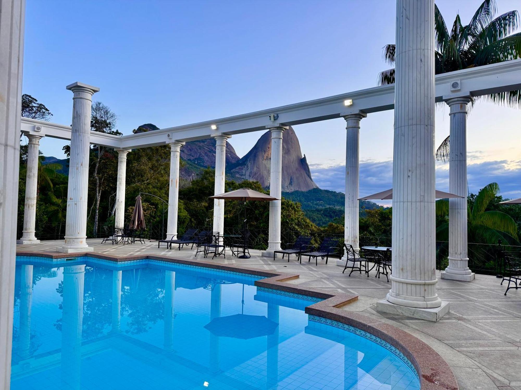Aroso Paco Hotel Педра-Азул Экстерьер фото The hotel's pool