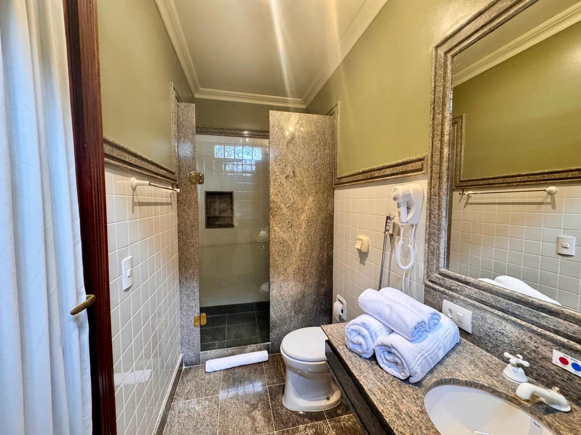 Aroso Paco Hotel Педра-Азул Экстерьер фото Bathroom